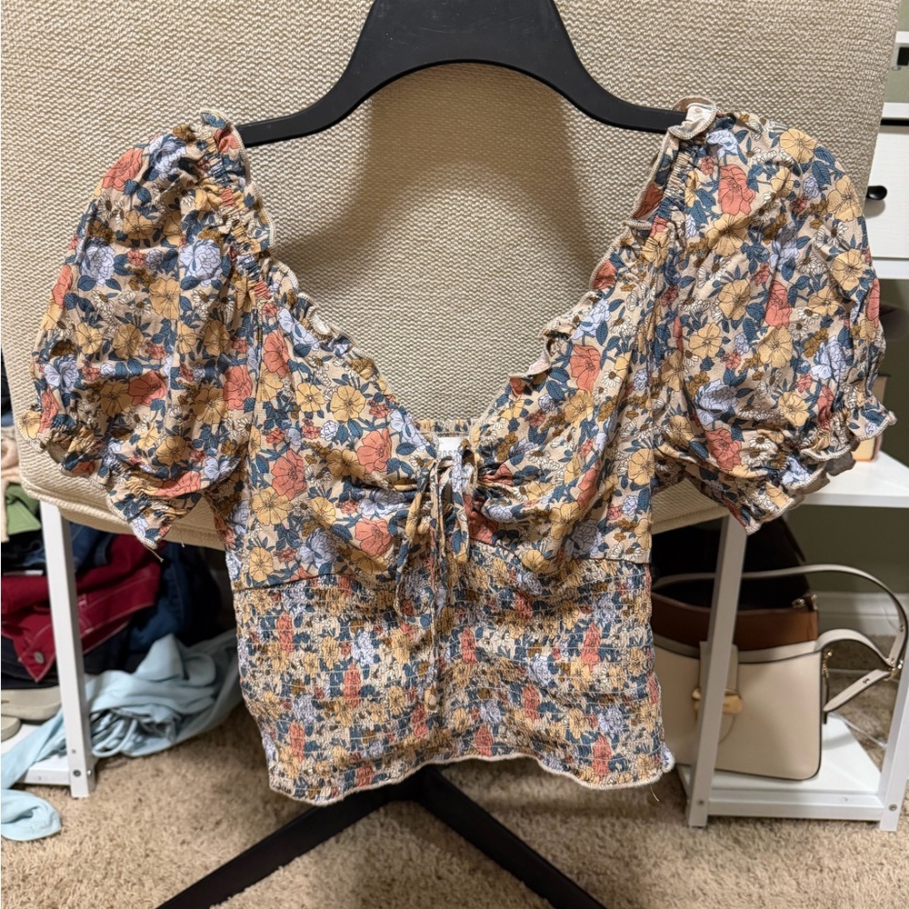 Tilly's Multicolor Floral Puff Sleeve Blouse